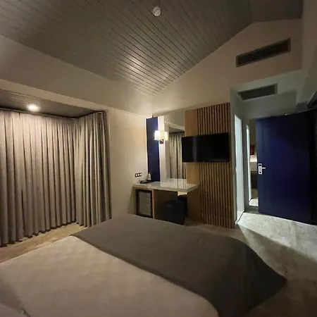 Oda ve Kahvaltı Ariel