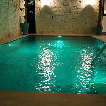 Oda ve Kahvaltı Ariel