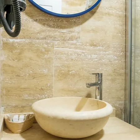 Ariel Oda ve Kahvaltı *